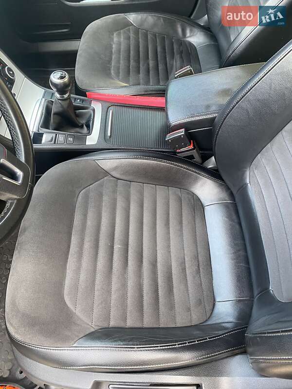 Седан Volkswagen Passat 2011 в Коломые