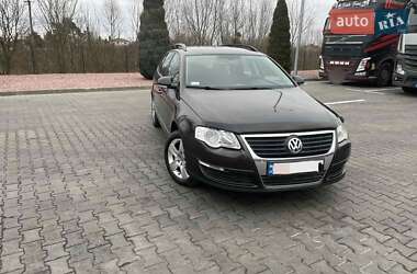 Універсал Volkswagen Passat 2007 в Житомирі