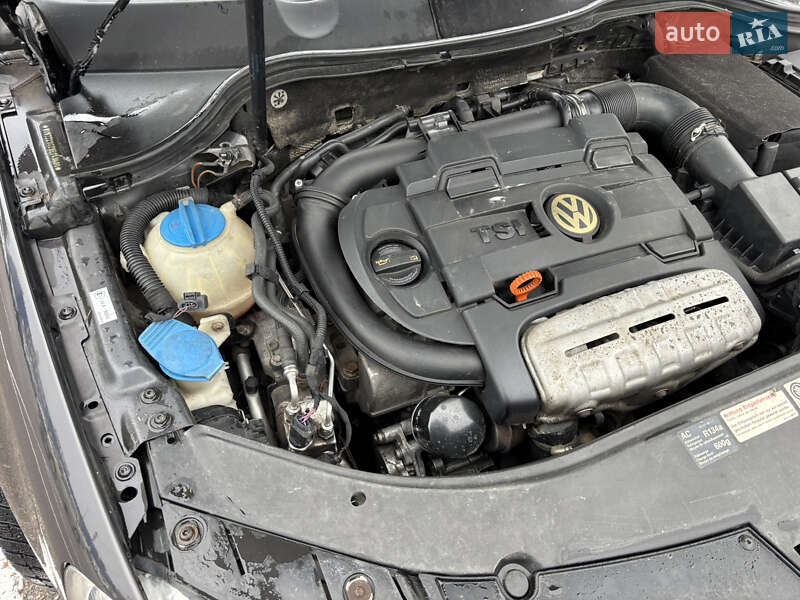 Універсал Volkswagen Passat 2009 в Житомирі