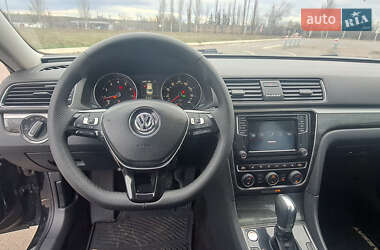 Седан Volkswagen Passat 2018 в Кривом Роге