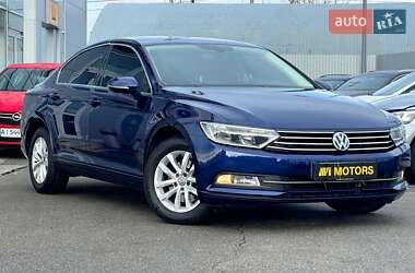 Седан Volkswagen Passat 2018 в Киеве