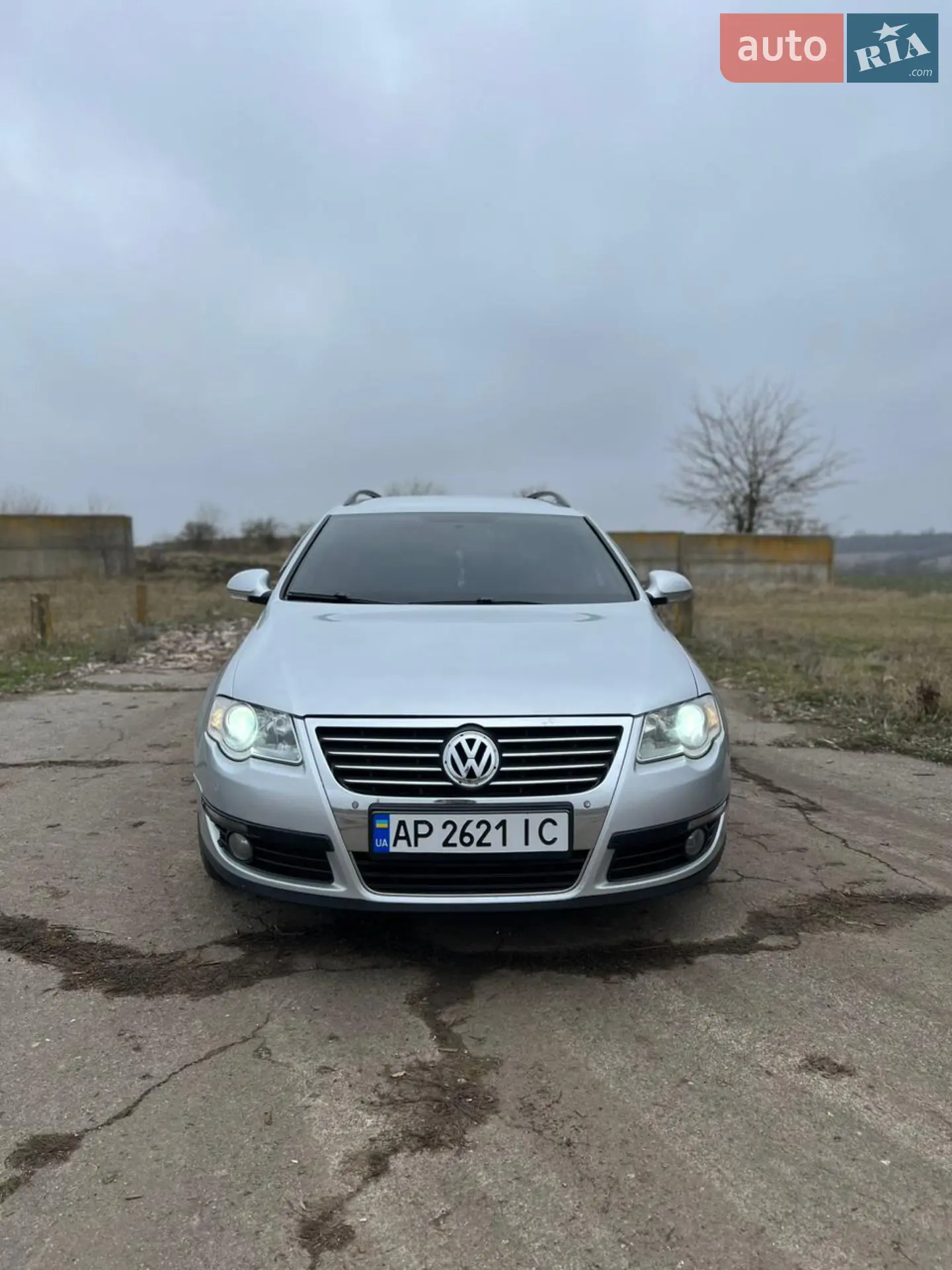 2010 Volkswagen Passat - мініатюра 2