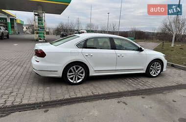 Седан Volkswagen Passat 2017 в Ивано-Франковске