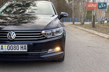 Універсал Volkswagen Passat 2018 в Бучі