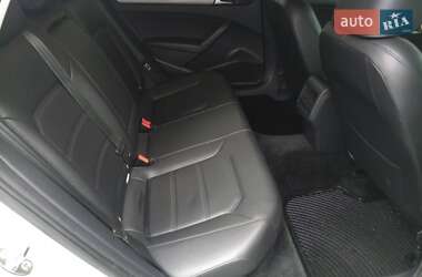 Седан Volkswagen Passat 2015 в 