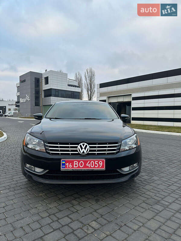 Седан Volkswagen Passat 2013 в Одесі