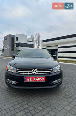 Седан Volkswagen Passat 2013 в Одесі