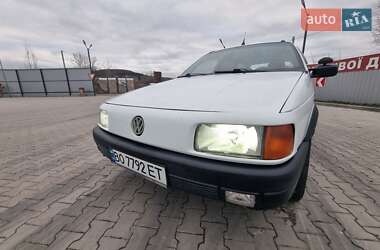 Универсал Volkswagen Passat 1988 в Кременце