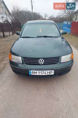 Седан Volkswagen Passat 1997 в Острозі