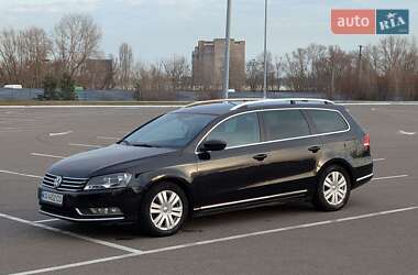 Універсал Volkswagen Passat 2013 в Києві