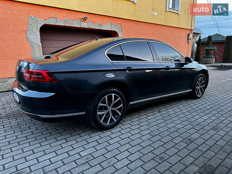Седан Volkswagen Passat 2018 в Львове