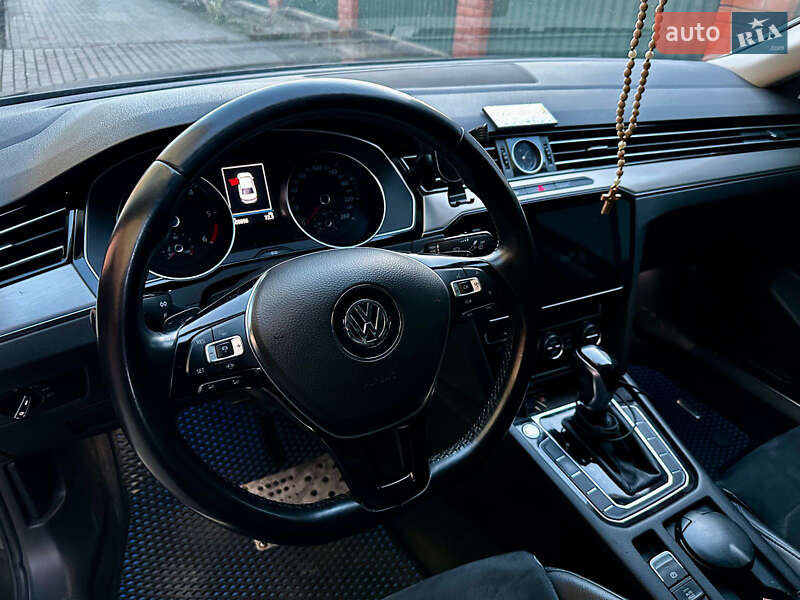 Седан Volkswagen Passat 2018 в Львове