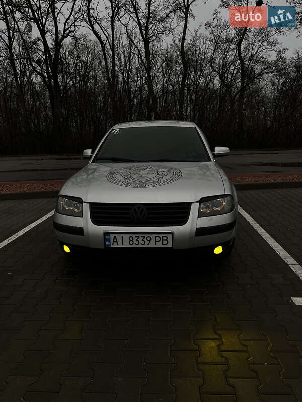 Седан Volkswagen Passat 2002 в Тараще