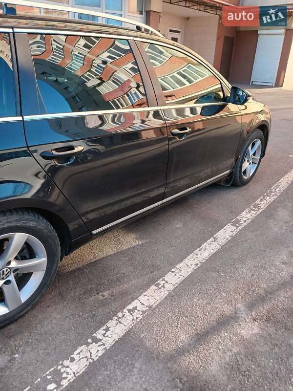 Универсал Volkswagen Passat 2012 в Хмельницком