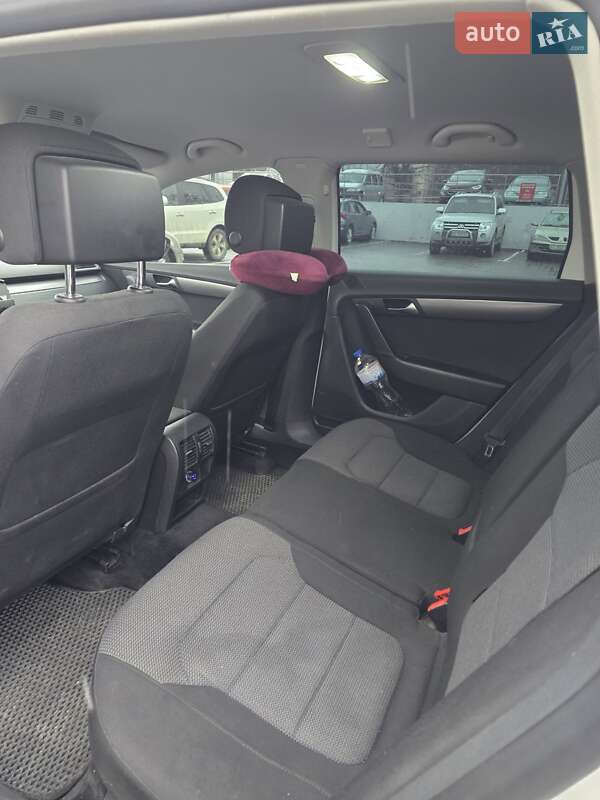 Универсал Volkswagen Passat 2011 в Черновцах фото 12 Универсал Volkswagen Passat 2011 в Черновцах