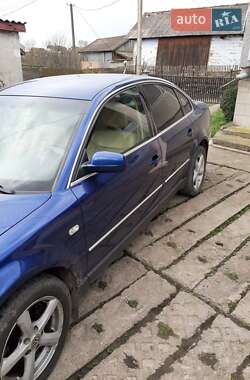 Седан Volkswagen Passat 2001 в Бурштыне