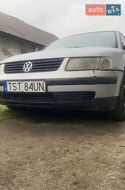 Седан Volkswagen Passat 1997 в Львове