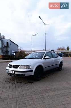 Седан Volkswagen Passat 1999 в Бобрику