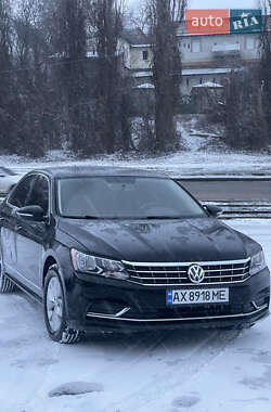 Седан Volkswagen Passat 2016 в Харкові