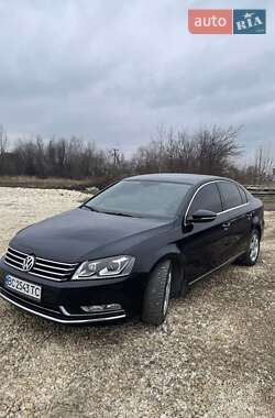 Седан Volkswagen Passat 2011 в Дрогобичі