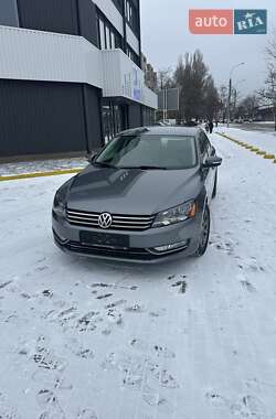 Седан Volkswagen Passat 2015 в Кам'янському