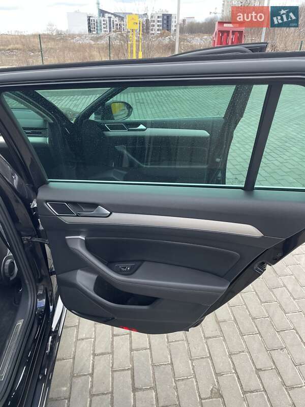 Универсал Volkswagen Passat 2018 в Ровно