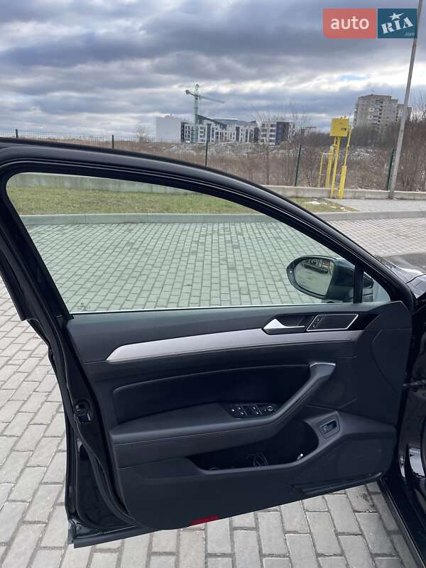 Универсал Volkswagen Passat 2018 в Ровно