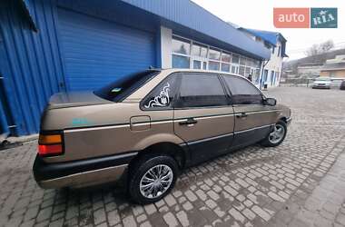 Седан Volkswagen Passat 1988 в 