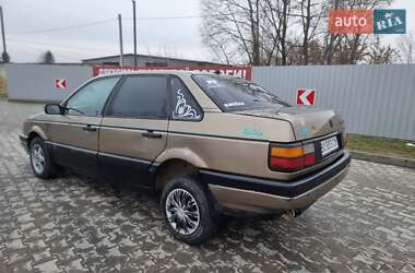 Седан Volkswagen Passat 1988 в 
