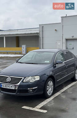 Седан Volkswagen Passat 2008 в Киеве