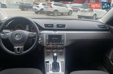 Седан Volkswagen Passat 2012 в Тернополі