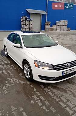 Седан Volkswagen Passat 2012 в Києві