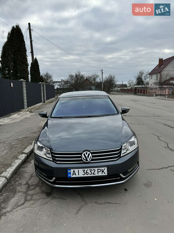 Седан Volkswagen Passat 2013 в Звягелі