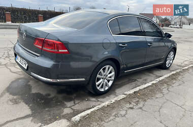 Седан Volkswagen Passat 2013 в Звягелі