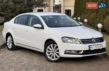 Седан Volkswagen Passat 2013 в Сарнах