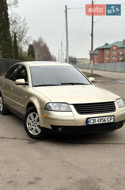 Седан Volkswagen Passat 2004 в Києві