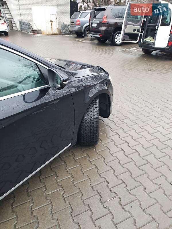 Універсал Volkswagen Passat 2012 в Житомирі