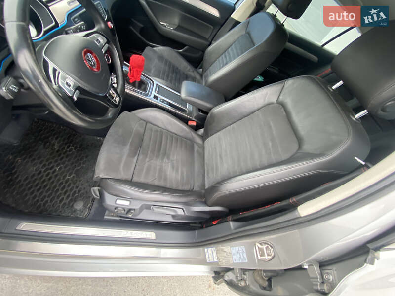 Седан Volkswagen Passat 2016 в Коростене