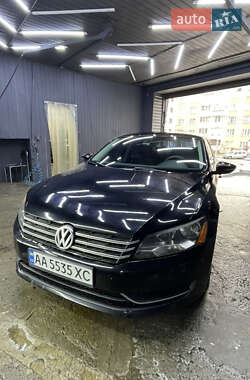 Седан Volkswagen Passat 2012 в Києві