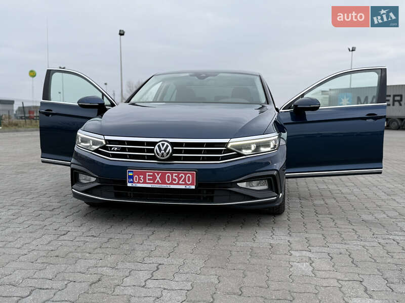 Седан Volkswagen Passat 2020 в Рава-Русской