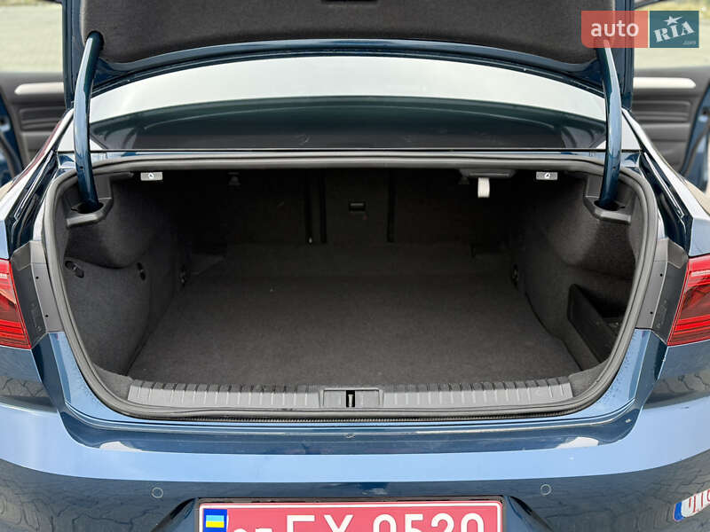 Седан Volkswagen Passat 2020 в Рава-Русской