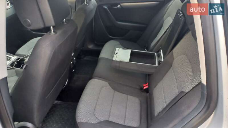 Універсал Volkswagen Passat 2011 в Луцьку