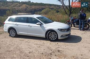 Універсал Volkswagen Passat 2017 в Запоріжжі