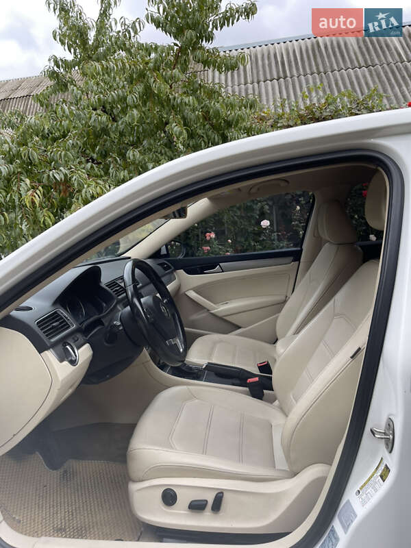 Седан Volkswagen Passat 2015 в Киеве