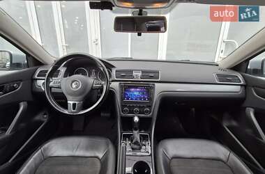 Седан Volkswagen Passat 2013 в Києві