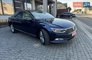 Седан Volkswagen Passat 2016 в Тячеве