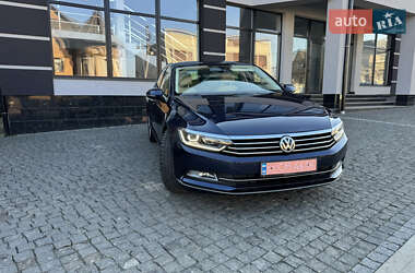 Седан Volkswagen Passat 2016 в Тячеве