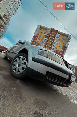 Седан Volkswagen Passat 1997 в Харкові