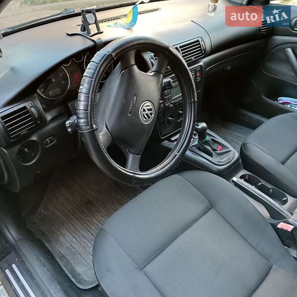 Универсал Volkswagen Passat 2002 в Киеве