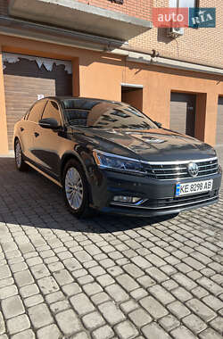 Седан Volkswagen Passat 2017 в Киеве